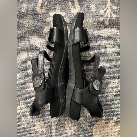 Aetrex Black Women's Sandals - Picture 5 of 7